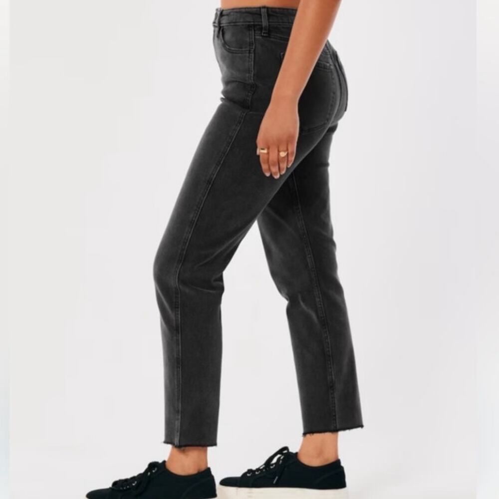 Hollister Ultra High‎ Rise Mom Jeans Washed Black Size 3R - Picture 11 of 14